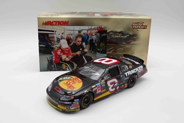 ** With Picture of Driver Autographing Diecast ** Martin Truex Jr. Autographed 2004 Chance 2 / Bass Pro Shops / Talladega Raced Win Version 1:24 Nascar Diecast ** With Picture of Driver Autographing Diecast ** Martin Truex Jr. Autographed 2004 Chance 2 / Bass Pro Shops / Talladega Raced Win Version 1:24 Nascar Diecast